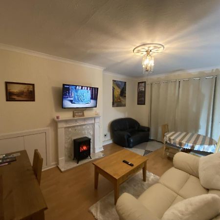 Private Lounge And Double Room Kilwinning Εξωτερικό φωτογραφία