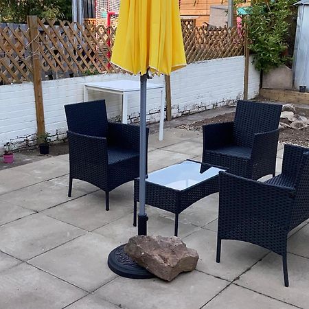 Private Lounge And Double Room Kilwinning Εξωτερικό φωτογραφία