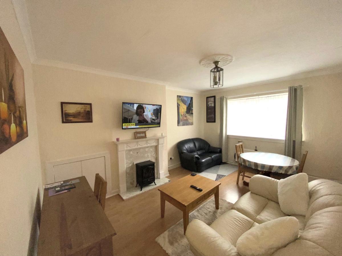 Private Lounge And Double Room Kilwinning Εξωτερικό φωτογραφία