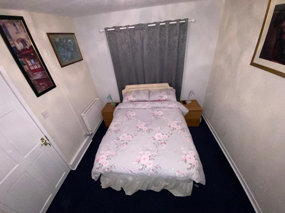 Private Lounge And Double Room Kilwinning Εξωτερικό φωτογραφία
